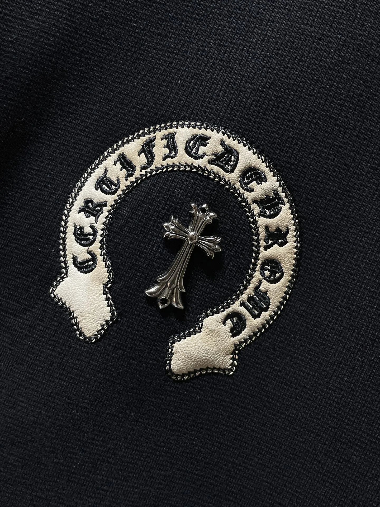 P436 Chrome Hearts 🍁Winter clothing is here🍁New Year's clothing Sanskrit cross woolen leather sleeves spliced ​​baseball embroidered cotton clothing Heavy embroidery➕Double sleeve splicing special technology Counter synchronization, heavy industry! ! Customized version of thickened woolen fabric, silk lining, customized version of hardware, not the ordinary version on the market! ! 🌈Recommended color: black coffee stitching 🌈Code number: S, M, L, XL